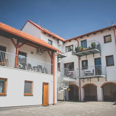Apartman Rezidence Mikulov Exterior photo